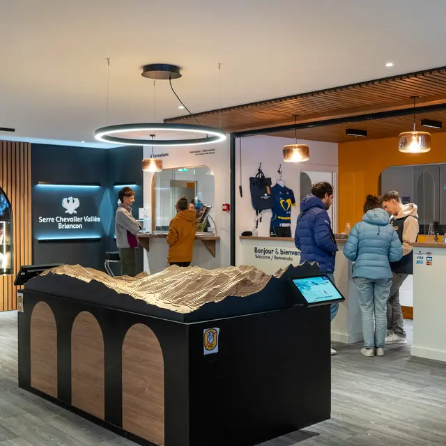 Bureau d'information Touristique de Villeneuve - La Salle les Alpes_La Salle-les-Alpes