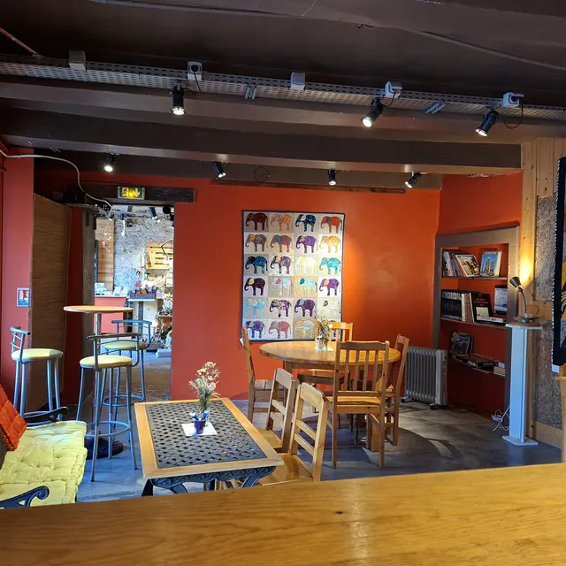 Le café associatif du Hang'Art à Serres
