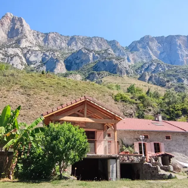 Gîte familial la petite ferme d'en courtiels 8 personnes_Aulos-Sinsat