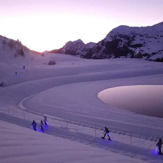 Randonnées en nocturne avec leds skis