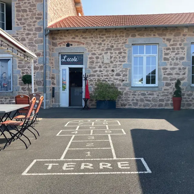 Auberge l'école_Saint-Martin-Lestra