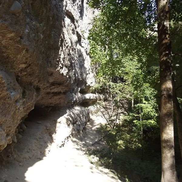 Rue des masques - randonnée pédestre -Guillestre -Guillestrois