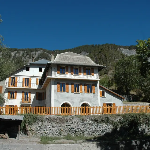 Gîte Auberge L'Éterlou - Faucon-de-Barcelonnette