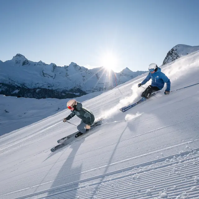 Descente sur le domaine de ski alpin du Grand-Bornand