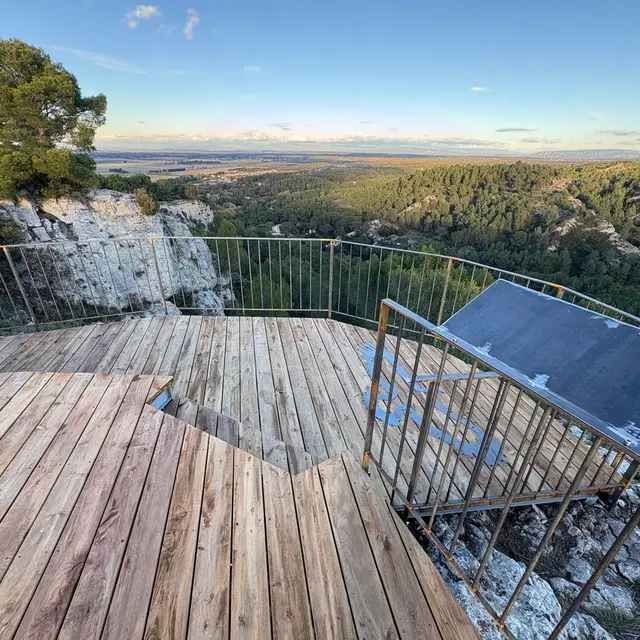 Belvédère de Notre-Dame du Château à Saint-Étienne-du-Grès_Saint-Étienne-du-Grès