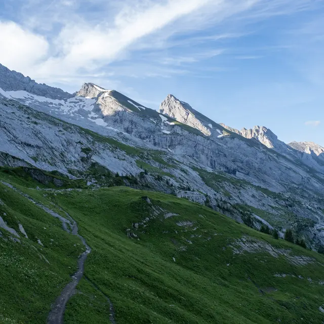 Massif de Tournette-Aravis GRP® - Partie Nord en 4 jours à pied