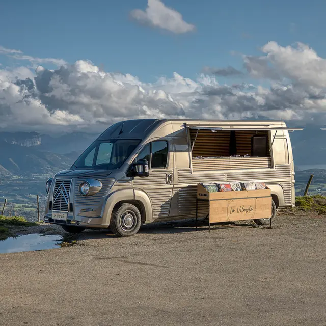La Volupté Sound Truck et Vinyl Bar