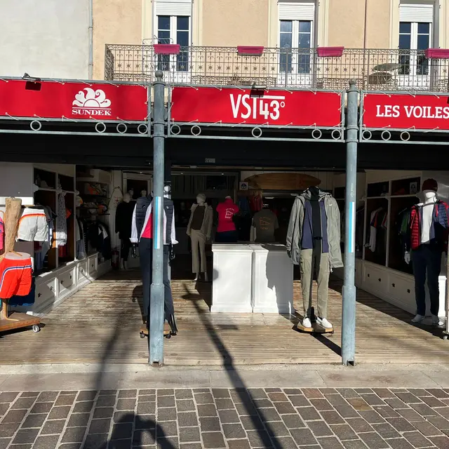 100 av Charles de Gaulle