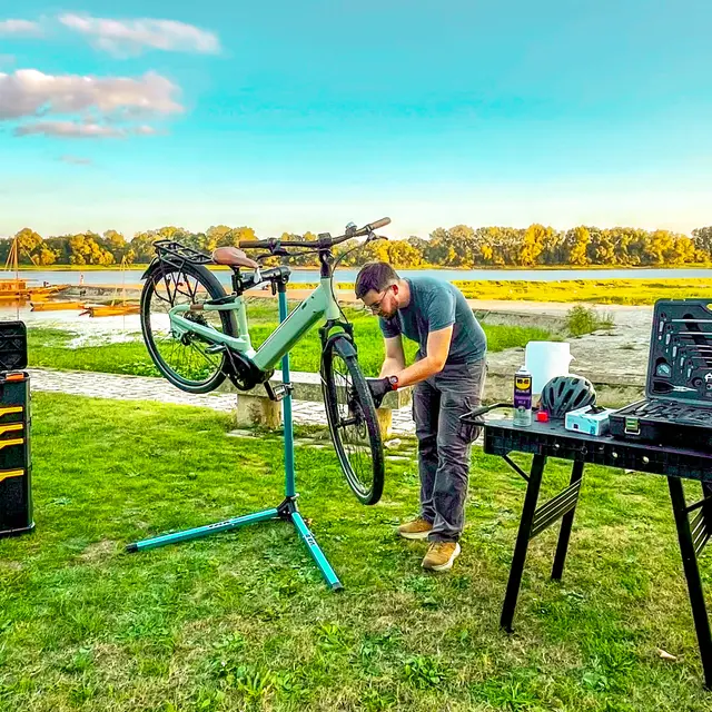 Entretien vélo bord de Loire