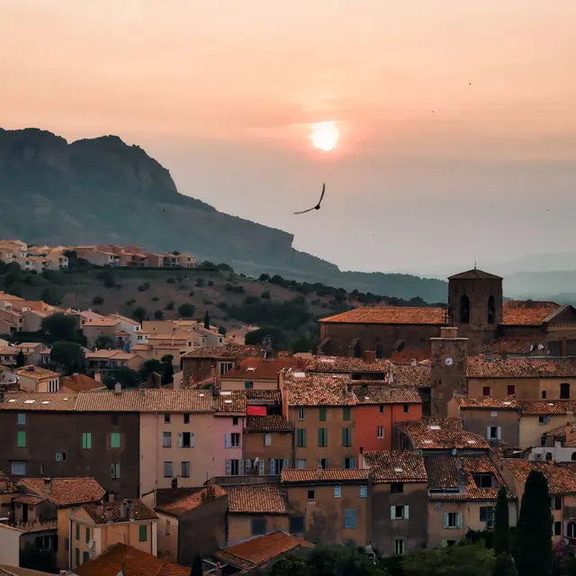coucher de soleil village