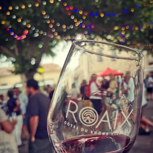 Place aux Vins_Roaix