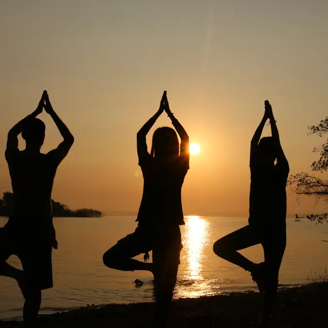 Cours de yoga gratuits au plan d'eau de Digne !_Digne-les-Bains