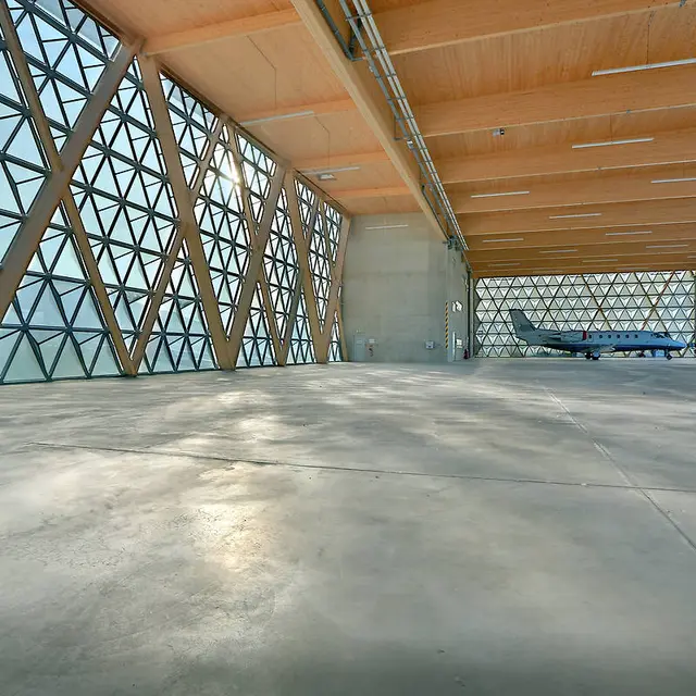 Aéroport Cannes Mandelieu H16
