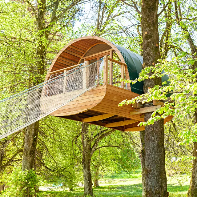 Cabane perchée dans les arbres