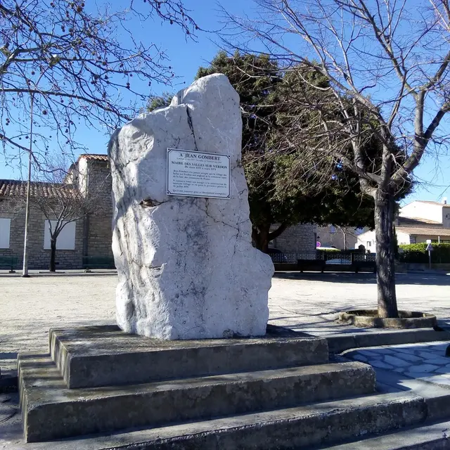 Stèle pierre blanche