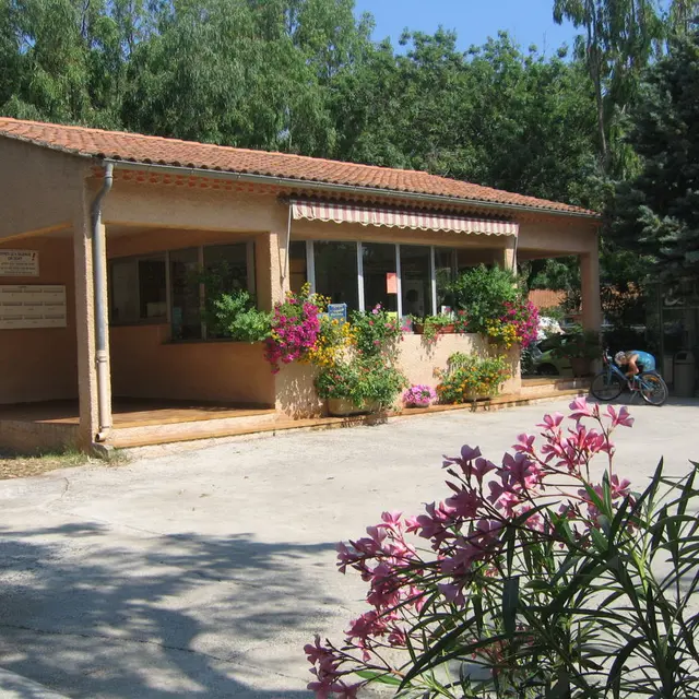 camping bernard hyeres ayguade emplacements tente et camping car