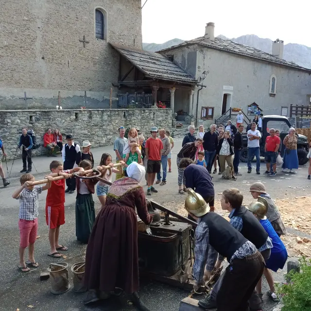 vieille pompe à incendie