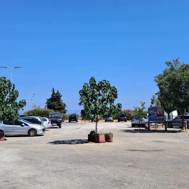 Parking du Pré des Teilles_La Garde-Freinet