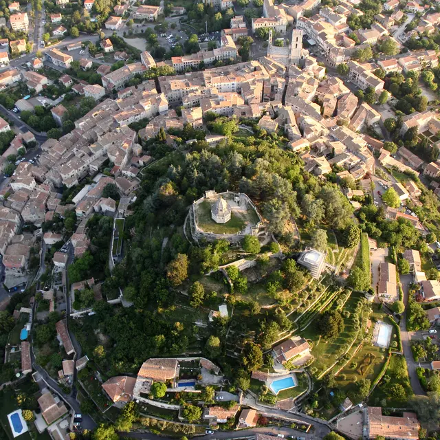 Vue aérienne de Forcalquier