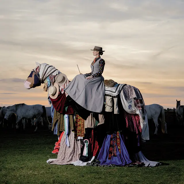 Amazones ! Cavalières et icônes de mode._Arles