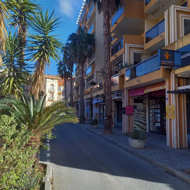 T2 Saint-James