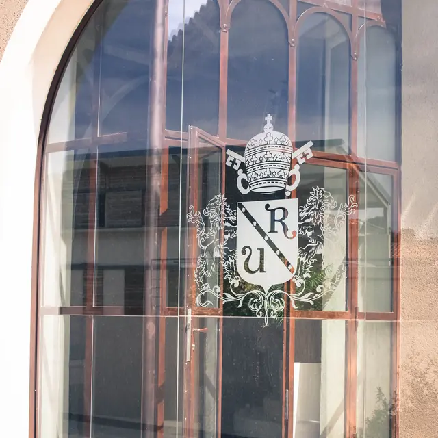 Entrée du caveau de dégustation et de vente