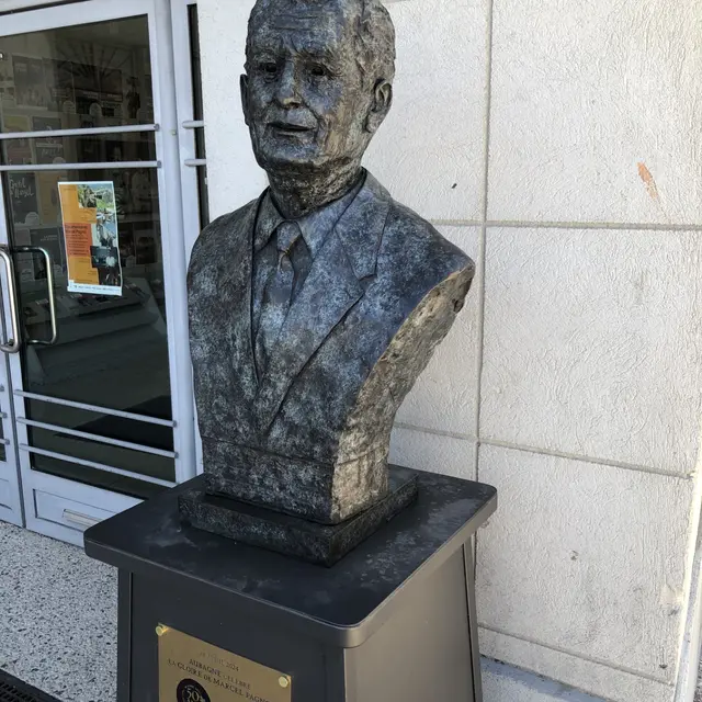 Le 18 avril 2024, à l’occasion des cinquante ans de la disparition de Marcel Pagnol, la Ville d'Aubagne a dévoilé un nouveau buste en bronze du grand Académicien.