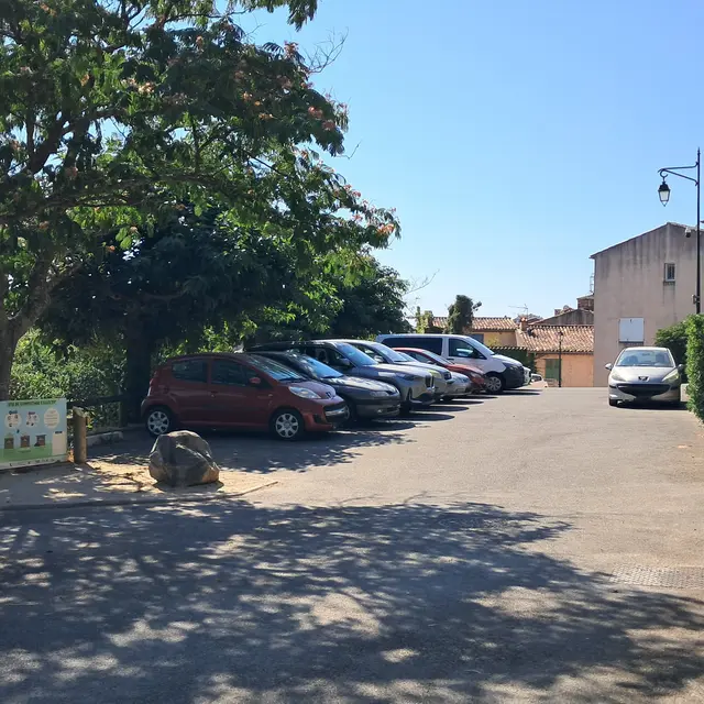 Parking de la Planette_La Garde-Freinet