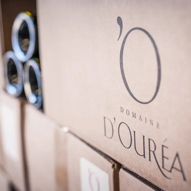 Domaine-dourea-vacqueyras-carton
