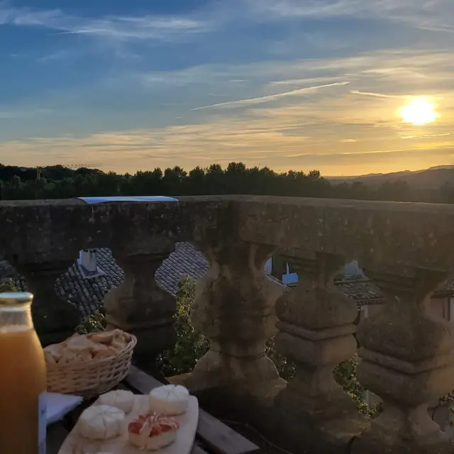 Coucher de soleil et dégustation des produits du terroir depuis le haut du Jacquemard - Journées du Patrimoine_Lambesc