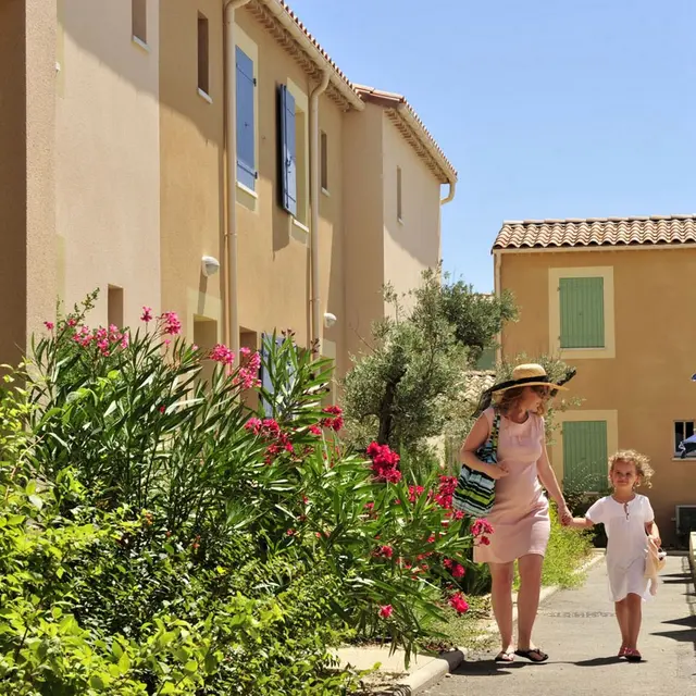 Résidence Goélia Le Mas des Arènes Mouriès allée