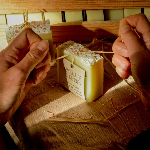 emballage savon manuel