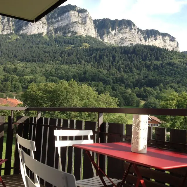 Studio dans résidence - Vue sur les Mémises