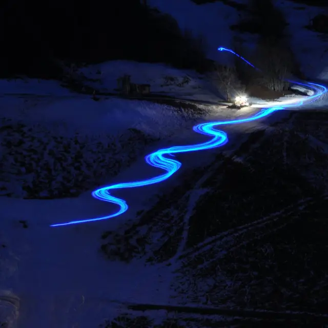 descente aux torches et skis led