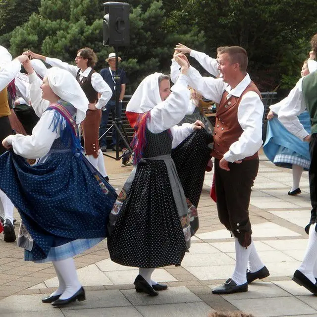 Spectacle aux Jardins Folklores d'Italie et de Savoie_Sevrier