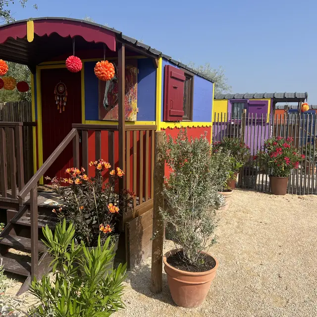 Les Roulottes de Camarkas_Saintes-Maries-de-la-Mer