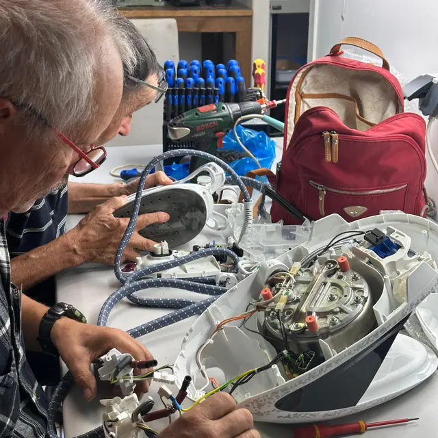 SERD - réparation de vos appareils électriques dans les Repair Cafés éphémères_Saint-Nazaire-les-Eymes