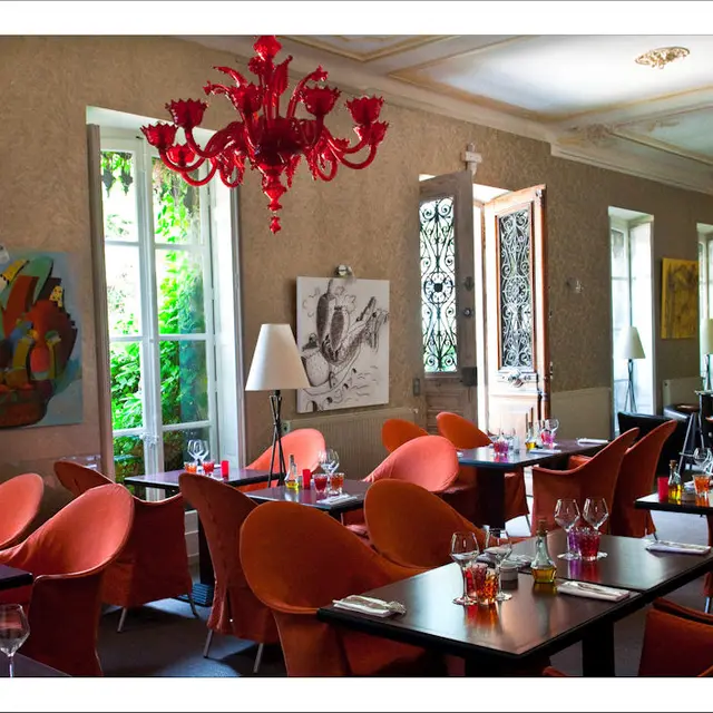 Salle de restaurant Numéro 75