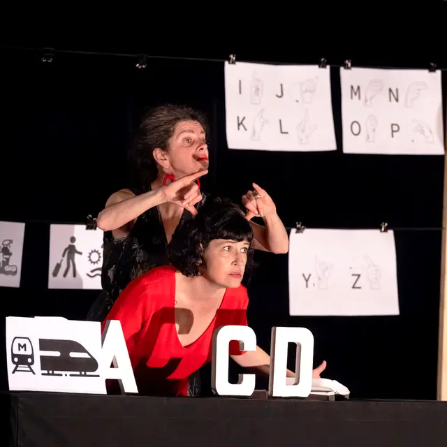 Théâtre spectacle Les mots qu'on ne me dit pas_Aurillac