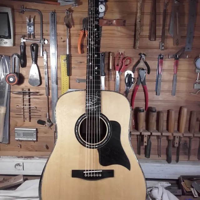 Atelier de lutherie guitare Lionel Rouvier Atelier de lutherie guitare Lionel Rouvier