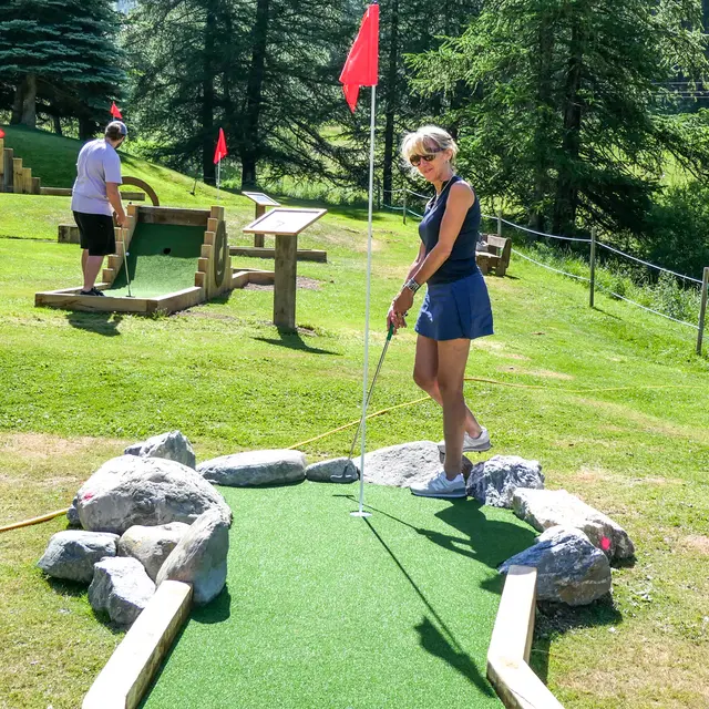 Mini Golf & Putting Green