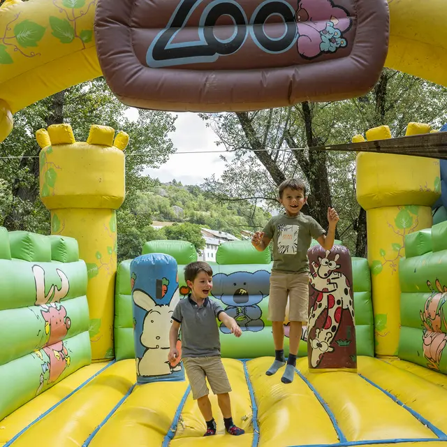 Châteaux gonflables du plan d'eau de Jausiers