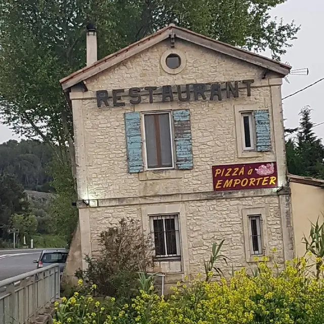 Façade Maison Penchée