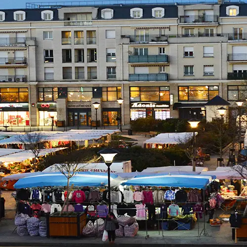 Marché de la gare sartrouville