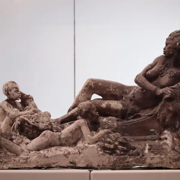 Les statues de l'escalier de la Gare Saint-Charles_Marseille