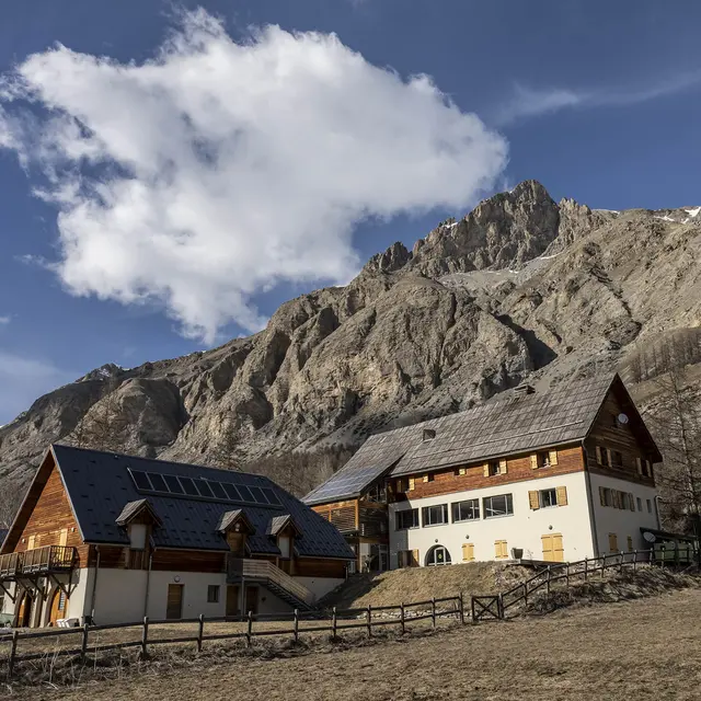 Borne de recharge pour vélo électrique du refuge-hôtel de Bayasse