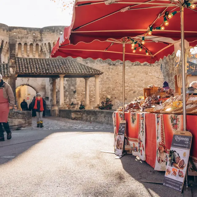 Marché de Noël traditionnel_Pernes-les-Fontaines