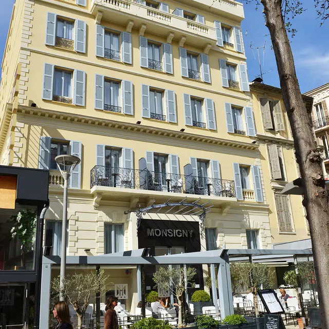 Façade Monsigny