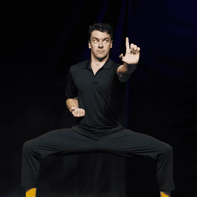 Au nom du Père, du Fils et de Jackie Chan_Carros