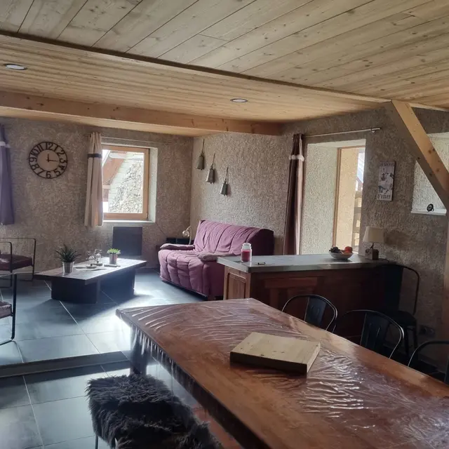 vue coin repas-salon-La Grave